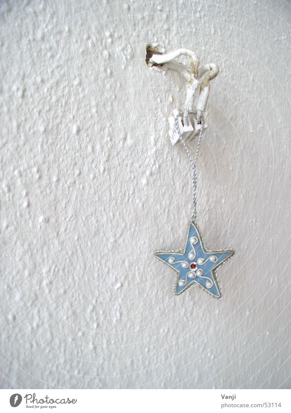 blauer Stern Wand minimalistisch weiß Schmuck Dekoration & Verzierung Kabel Elektrizität aufhängen Tapete Haushalt Kunst Kunsthandwerk Stern (Symbol)