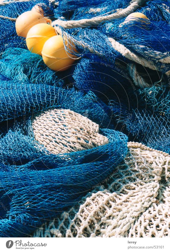 Fischernetze gelb Mallorca Kontrast Meer Fischereiwirtschaft Arbeit & Erwerbstätigkeit Außenaufnahme blau Freiheit