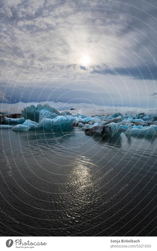 Zeit für Eis Island Islandreise traumhaft Jökulsárlón Lagune Tourismus reisen Urlaub Ansicht Wasser Himmel Sightseeing malerisch Autoreise im Freien Norden