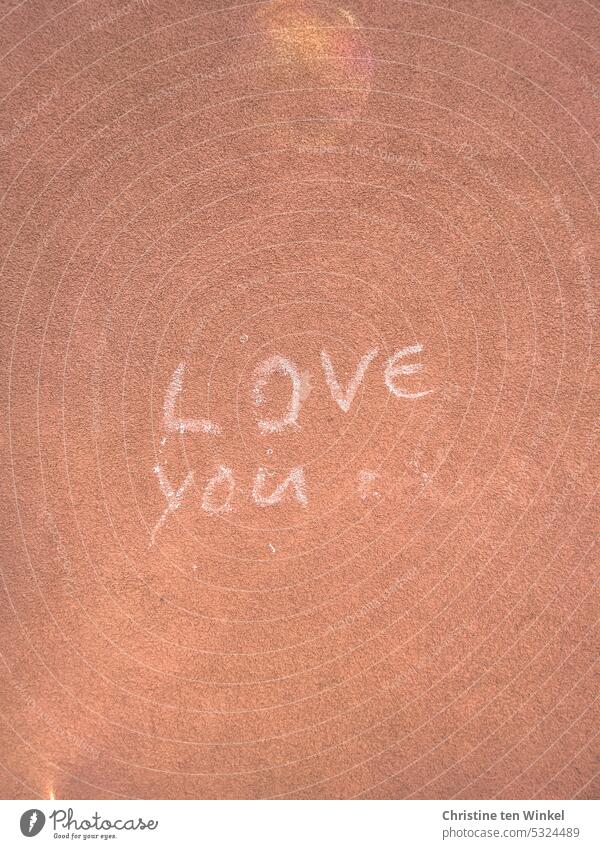 Love you / Liebeserklärung an einer Wand Liebesgruß Liebesbekundung Gefühle Verliebtheit Sympathie Schriftzeichen Romantik Symbole & Metaphern Graffiti Zeichen