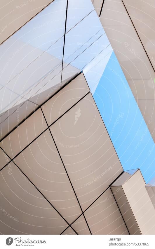 Moderne Architektur modern hell weiß Linie Geometrie Person Wolkenloser Himmel eckig Gebäude Fassade abstrakt Bauwerk Strukturen & Formen ästhetisch komplex