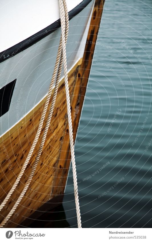 Ich will los.... Ferien & Urlaub & Reisen Abenteuer Freiheit Hafen Schifffahrt Fischerboot Holz Wasser warten geduldig ruhig Fernweh Beginn Schiffsrumpf