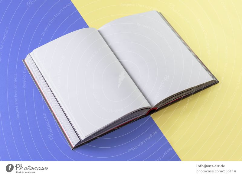 Dummy Papier gelb graphisch Buch Attrappe mehrfarbig weiß Seite leer offen Farbfoto Innenaufnahme Studioaufnahme Menschenleer Blitzlichtaufnahme