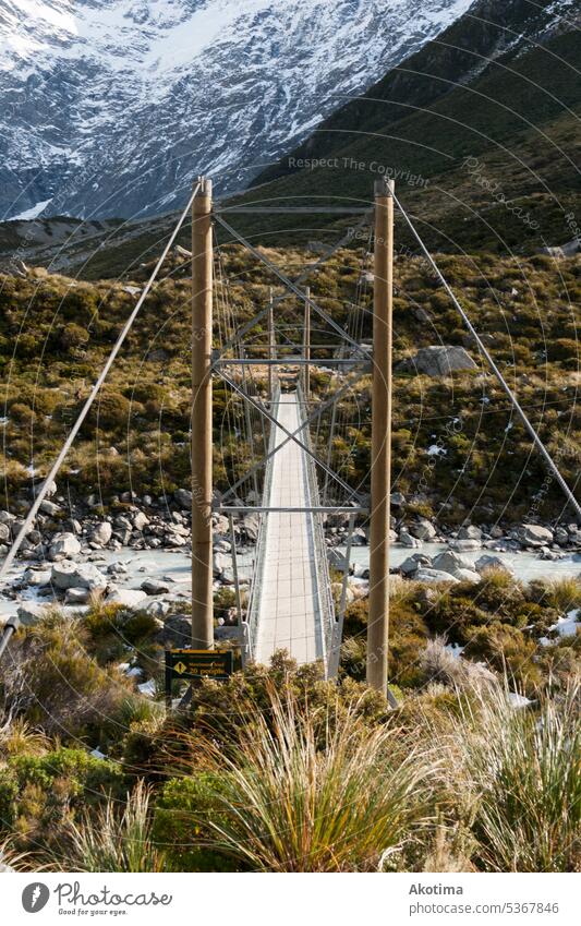 Brückenarchitektur in den neuseeländischen Bergen Neuseeland Abenteuer Neuseeland Landschaft Kettenbrücke Außenaufnahme Berge u. Gebirge Natur Umwelt Farbfoto