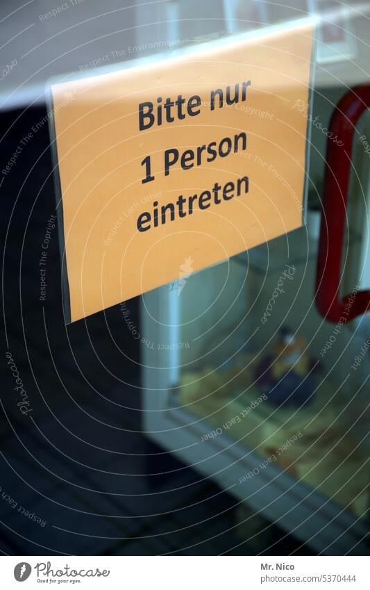 UT Bock auf Bochum I Vorsichtsmaßnahme Schilder & Markierungen Eingangstür Tür Wegweiser Hinweisschild Durchgang Schriftzeichen eintreten Zettel Glastür