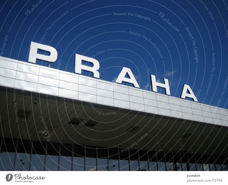 Flughafen Prag Stadt Ferien & Urlaub & Reisen Außenaufnahme Himmel blau Erholung prague blue sky vacation relaxing