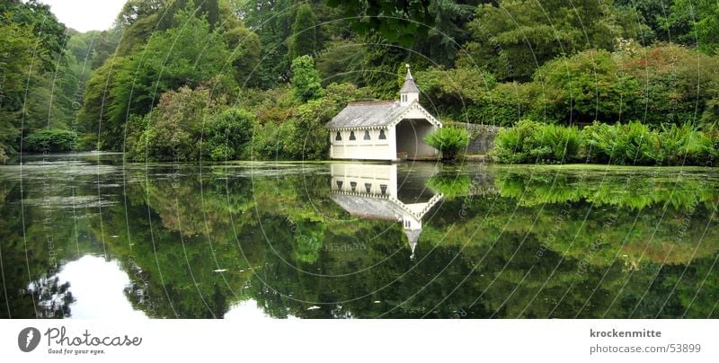 gepilchert England See Park Bootshaus grün Reflexion & Spiegelung Baum Wald Panorama (Aussicht) ruhig einzeln Erholung Romantik reflektion Wasser Natur lake