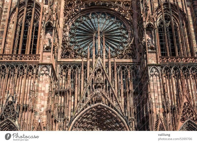 Architektonisches Detail des gotischen Münsters in Straßburg, Frankreich katholisch Europa Europäer Elsass antik architektonisch architektonisches Detail