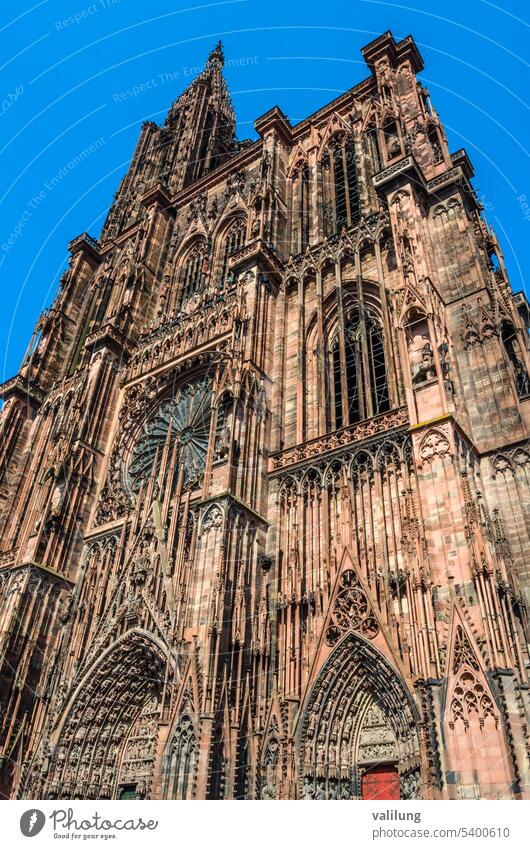 Ansicht des gotischen Münsters in Straßburg, Frankreich katholisch Europa Europäer Elsass antik Architektur Kunst Anziehungskraft Gebäude Kathedrale Kirche