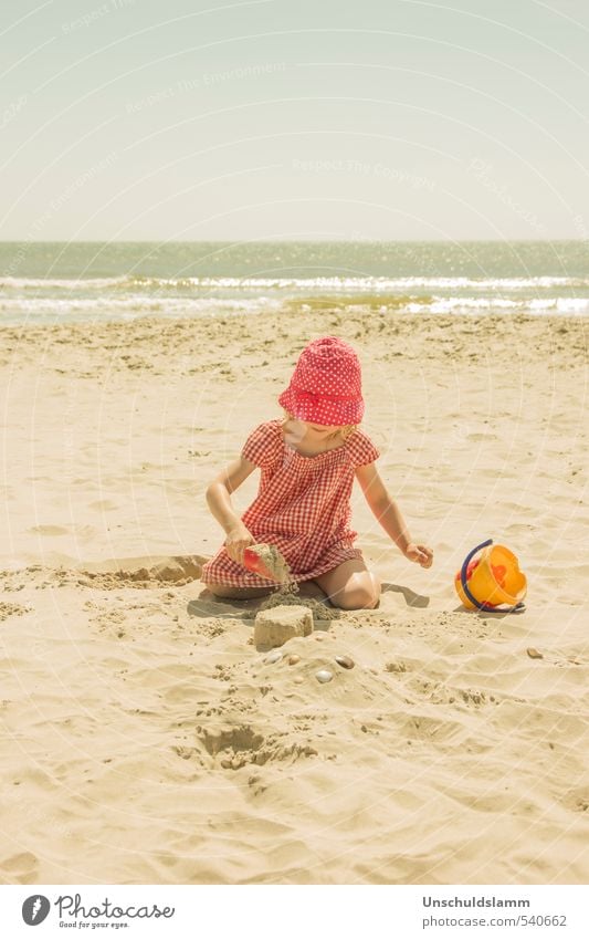 Schönste Zeit Erholung Spielen Kinderspiel Ferien & Urlaub & Reisen Tourismus Sommer Sommerurlaub Sonne Strand Meer Mädchen Kindheit Leben 1 Mensch 3-8 Jahre