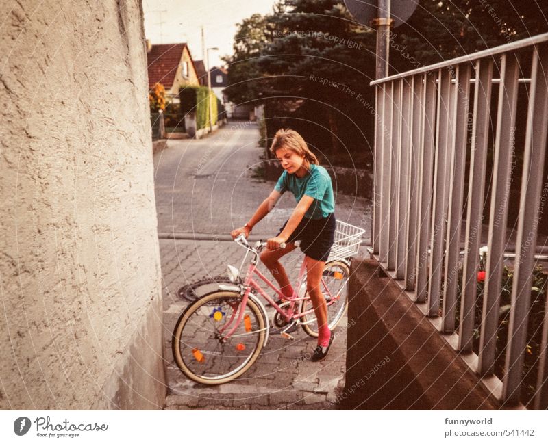 rosa Rad rosa Strümpfe Sport Fitness Sport-Training Fahrradfahren Mensch feminin androgyn Kind Mädchen Kindheit 1 8-13 Jahre Dorf Kleinstadt Stadtrand