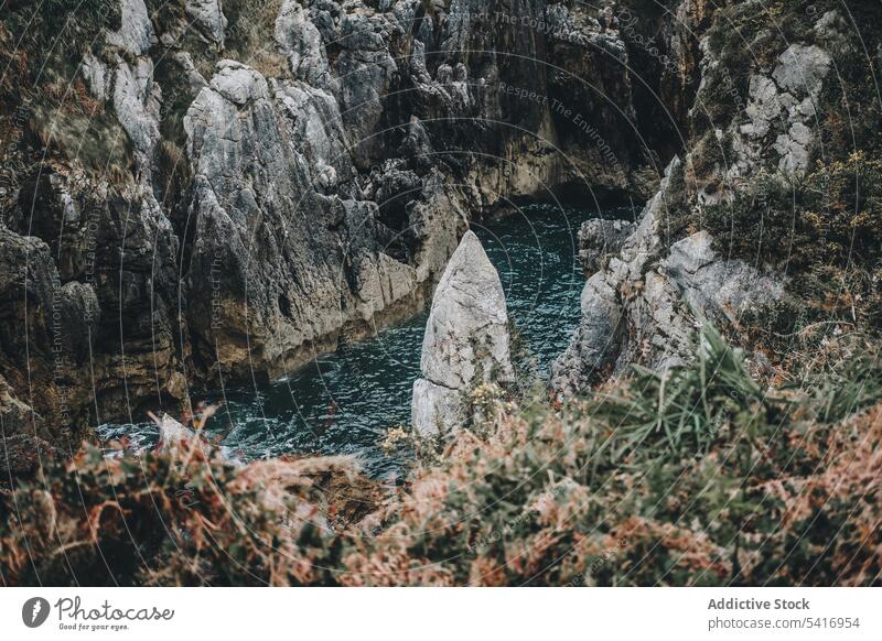 Malerische Felsen und Meer Klippe Bogen MEER Höhle Landschaft natürlich Durchgang Wasser Golfloch malerisch friedlich atemberaubend ruhig Windstille idyllisch