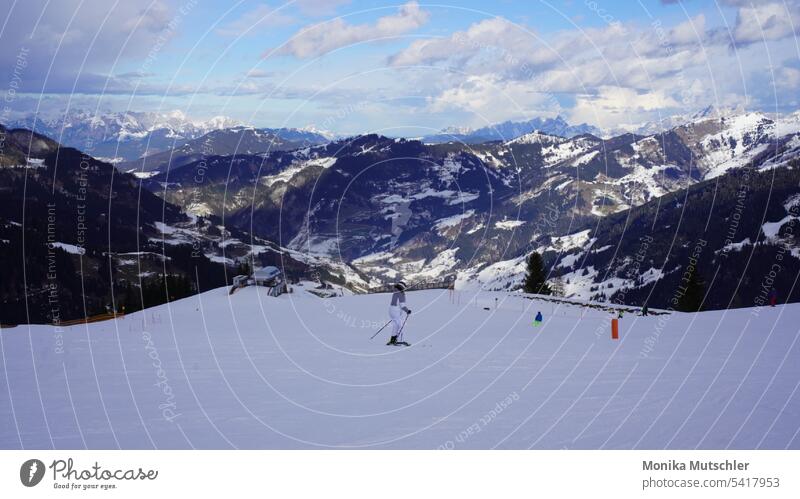Skifahren Schnee Berge u. Gebirge Wintersport Winterurlaub Ferien & Urlaub & Reisen Tourismus Freizeit & Hobby Landschaft Skigebiet kalt Natur