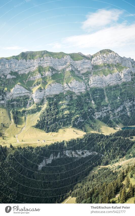 Berg mit Wald und Wolkenhimmel Aussicht Panorama (Aussicht) Berge u. Gebirge Himmel Alpstein wanderland Appenzellerland Steine Felsen laufen wandern Schweiz