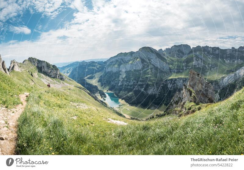 Berg mit Wald und Wolkenhimmel Aussicht Panorama (Aussicht) Berge u. Gebirge Himmel Alpstein wanderland Appenzellerland Steine Felsen laufen wandern Schweiz