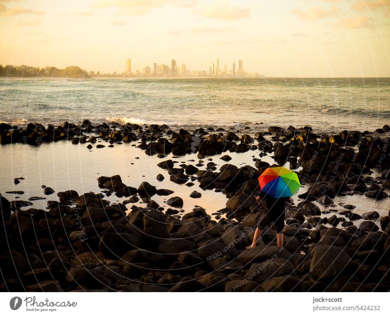 Sehen, Stehen, Staunen & Genießen Mann Panorama (Aussicht) Queensland Australien Pazifik Skyline Horizont Sonnenlicht Ferne Silhouette Schönes Wetter Wärme