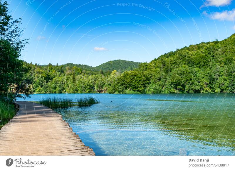 Der Nationalpark Plitvicer Seen ist einer der ältesten und größten Nationalparks in Kroatien. Dieses Foto wurde im Juli 2023 aufgenommen. Anziehungskraft