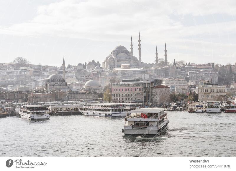 Türkei, Istanbul, Stadtansicht mit Süleymaniye-Moschee, Schiffe am Goldenen Horn Religion religiös Glauben Religionen Himmel Islam historisch historisches
