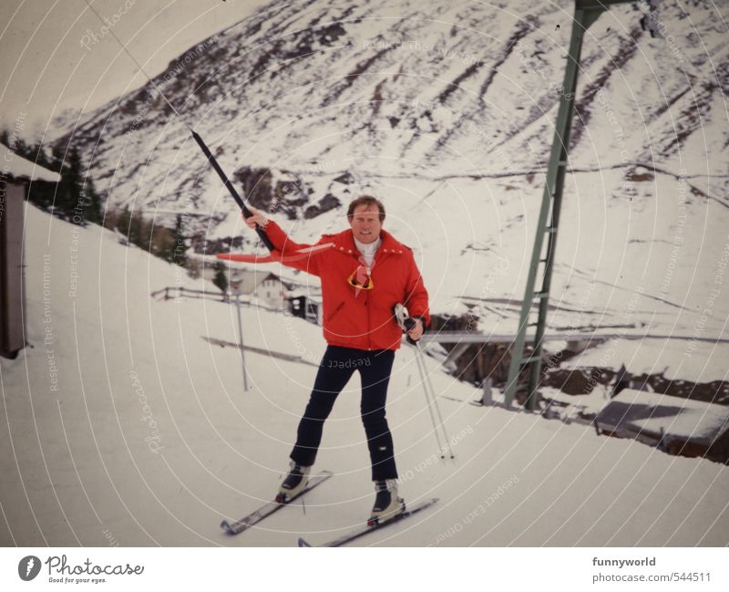 Ankerlift mit roter Jacke Sport Wintersport Skifahren Skier Skipiste maskulin Mann Erwachsene 1 Mensch 30-45 Jahre Landschaft Eis Frost Schnee Alpen