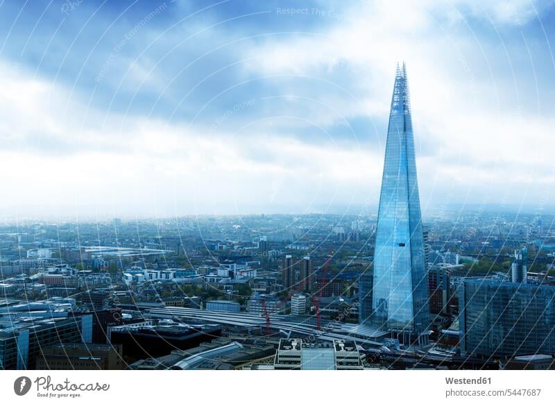 Großbritannien, London, Stadtbild mit der Scherbe Wolke Wolken Aussicht Ausblick Ansicht Überblick bewölkt Bewölkung bedeckt Bewoelkung wolkig bewoelkt Gebäude