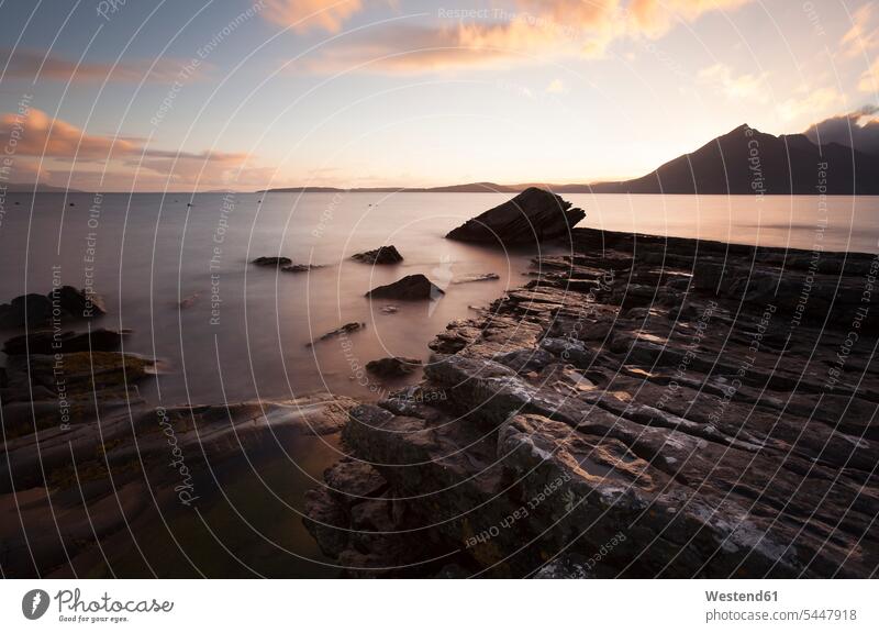 Großbritannien, Schottland, Isle of Skye, Strand von Elgol bei Sonnenuntergang Himmel Landschaft Landschaften Abgeschiedenheit Einsamkeit abgeschieden