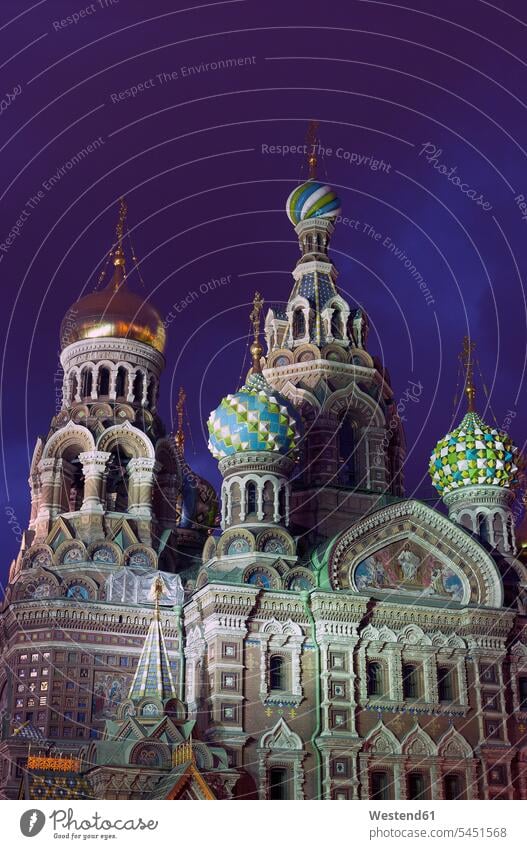 Russland, St. Petersburg, Erlöserkirche über vergossenes Blut in der Nacht beleuchtet Beleuchtung Außenaufnahme draußen im Freien Architektur Baukunst Stadt