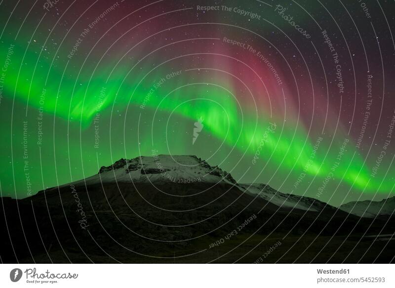 Island, Landschaft mit Aurora Borealis leuchten Naturphänomene Naturschauspiel Naturerscheinungen Naturereignis Naturschauspiele Naturereignisse Naturphaenomene