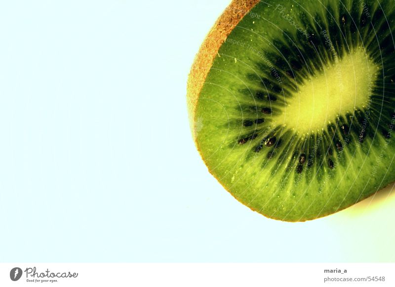 Kiwi grün fruchtig Kerne lecker Gesundheit Vitamin saftig Vitamin C schwarz Saft Frucht kernig Schalen & Schüsseln querschnitt gesünder obstsalt Anschnitt