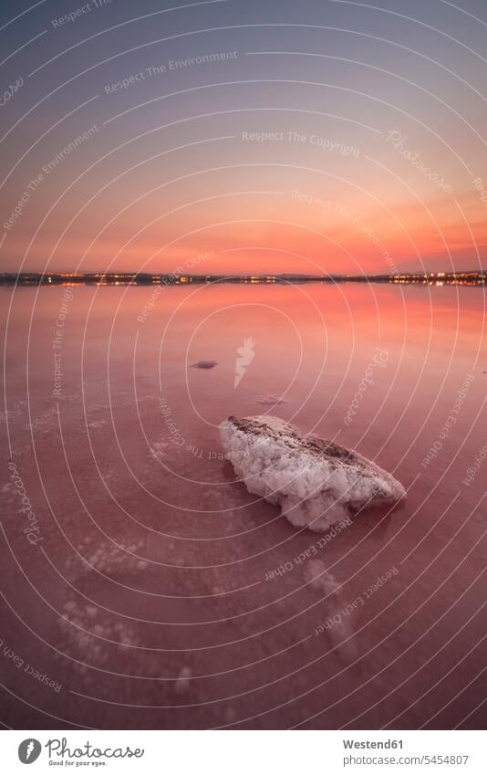 Spanien, Alicante, Salinas de Torrevieja, Sonnenuntergang über rosa See Schönheit der Natur Schoenheit der Natur Salz Salze Steinsalz Ursalz Lagune Lagunen