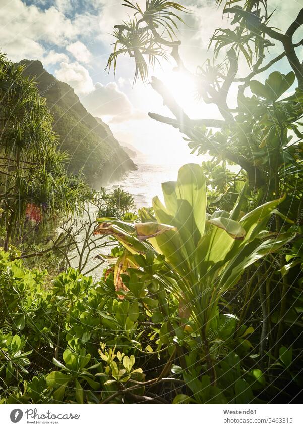 USA, Hawaii, Kauai, Sonnenuntergang an der Küste von Na Pali Küstenlandschaft Tag am Tag Tageslichtaufnahme tagsueber Tagesaufnahmen Tageslichtaufnahmen