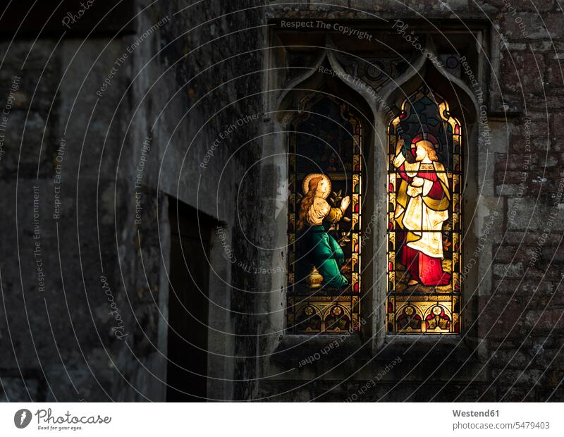 Vereinigtes Königreich, England, Old Sodbury, Church of Saint John the Baptist, Buntglasfenster Fenster Textfreiraum Spiritualität geistig Spiritualitaet