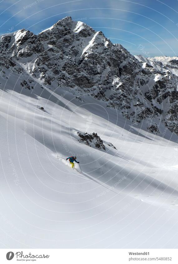 Frankreich, Queyras-Nationalpark, Abseits der Piste, Skifahren Bewegung sich bewegen Tiefschnee Außenaufnahme draußen im Freien Berg Berge Naturschutzgebiet