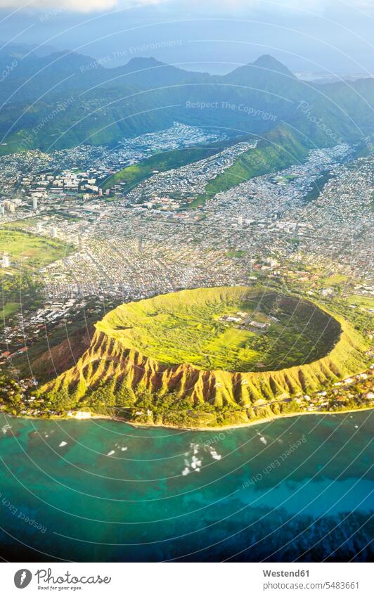USA, Hawaii, Honolulu, Waikiki, Vulkan-Diamantenkopf Luftaufnahme Luftaufnahmen Vogelperspektive Luftbild Luftbilder Tag am Tag Tageslichtaufnahme tagsueber