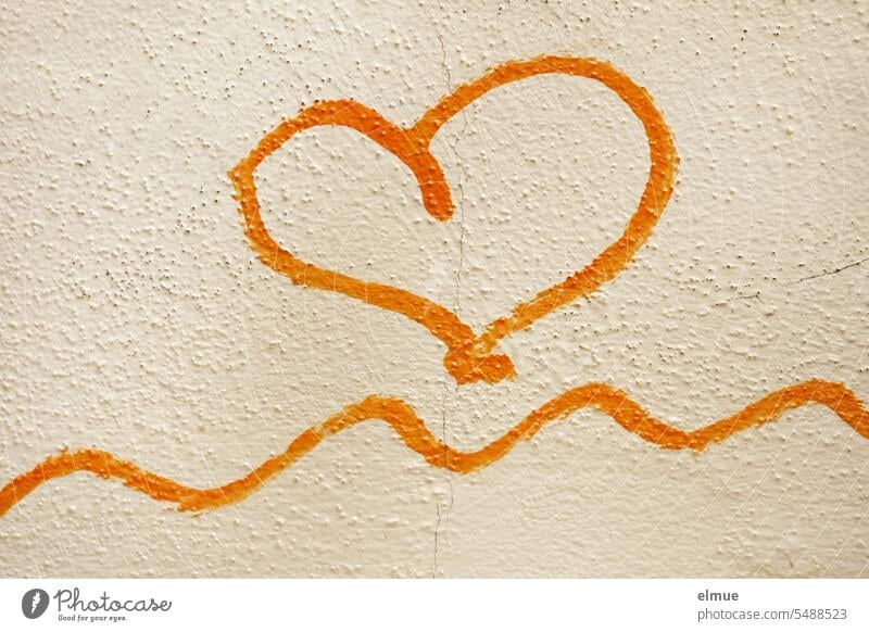 orangefarbenes Herz und Wellenlinie an einer Wand / Graffiti Herzchen herzlich Liebesbeweis Liebesbekundung Hauswand Blog Liebeserklärung Verliebtheit Gefühle