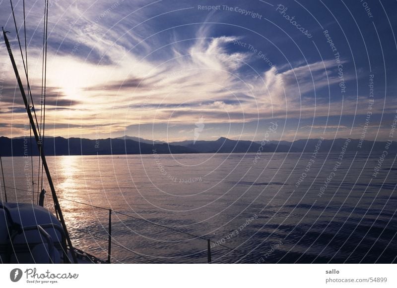 Ein Tag auf'm Meer Wolken Segeln Wasserfahrzeug Sonnenuntergang Elba Italien ruhig analog Dia Mittelmeer