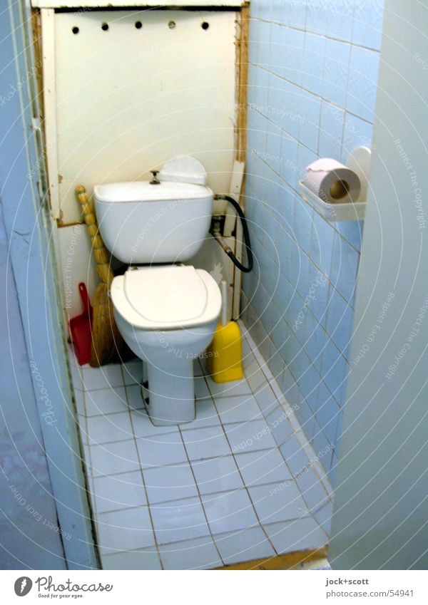 [tualjet] stilles Örtchen Stil Duft Bad WCsitz Bürste Toilettenpapier authentisch einfach kalt retro blau Reinlichkeit Sauberkeit Kultur Nostalgie