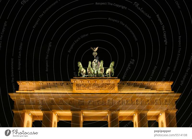 Quadriga, Brandenburger Tor bei Nacht Wahrzeichen Berlin Hauptstadt Sehenswürdigkeit Deutschland historisch Denkmal Pariser Platz Berlin-Mitte Stadtzentrum