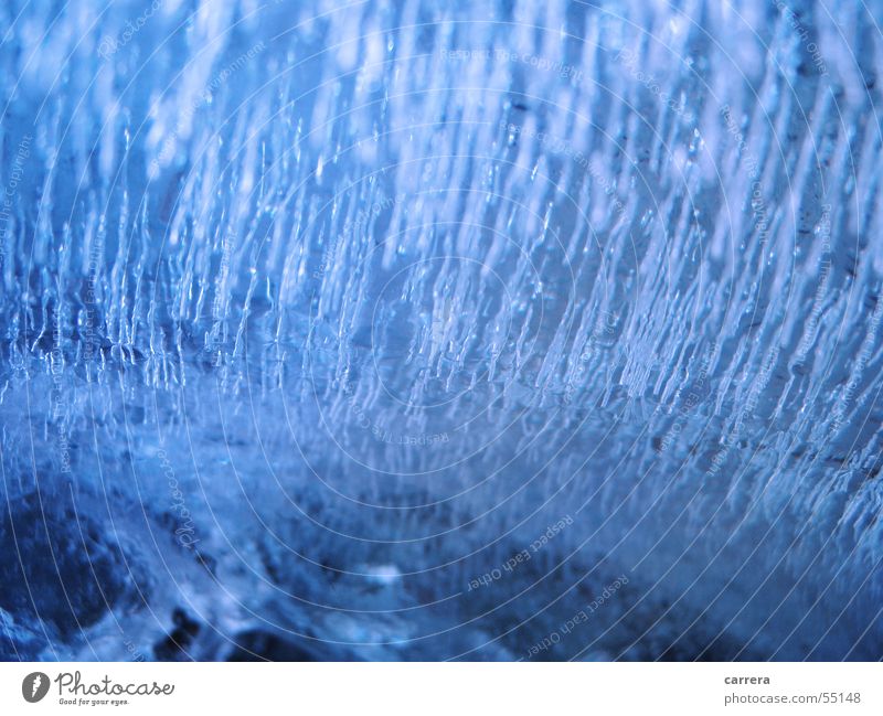 Eiszeit kalt Eisblock Winter gefroren frieren hart eisstück winter gefroren blau Strukturen & Formen Riss durchsichtig Klarheit