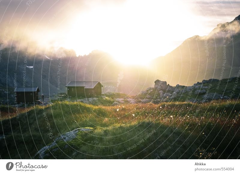 - - ' Abenteuer Ferne Freiheit Sonnenbad Natur Landschaft Wolken Klima Wetter Pflanze Gras Moos Haus Hütte atmen entdecken genießen frei glänzend Unendlichkeit