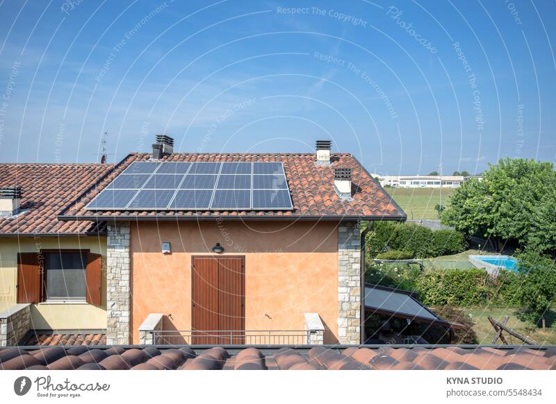 Sonnenkollektor alternativ blau Gebäude Zelle Zellen Sauberkeit Sammler Öko ökologisch Ökologie elektrisch Elektrizität Energie Umwelt umgebungsbedingt Gerät