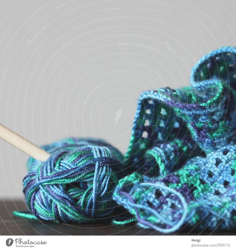 Handarbeit... Freizeit & Hobby häkeln Wolle Muster Knäuel liegen ästhetisch authentisch schön einzigartig kuschlig blau grau grün weiß Freude gewissenhaft