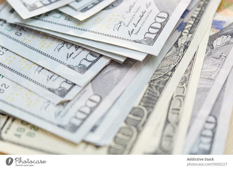 Einhundert US-Dollar-Banknoten Geld Währung finanziell Finanzen 100 Dollar Einsparungen Wirtschaft Vermögen Investition wirtschaftlich Banking Papiergeld