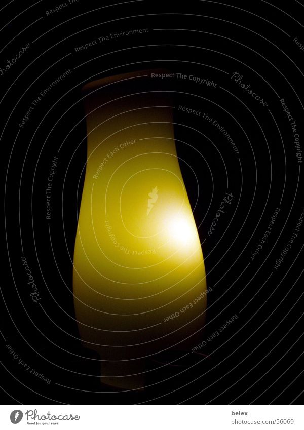 erleuchtung Lampe Licht grün schwarz weiß Lichtspiel dunkel Stehlampe Beleuchtung Stimmung ikea Lichterscheinung Aura