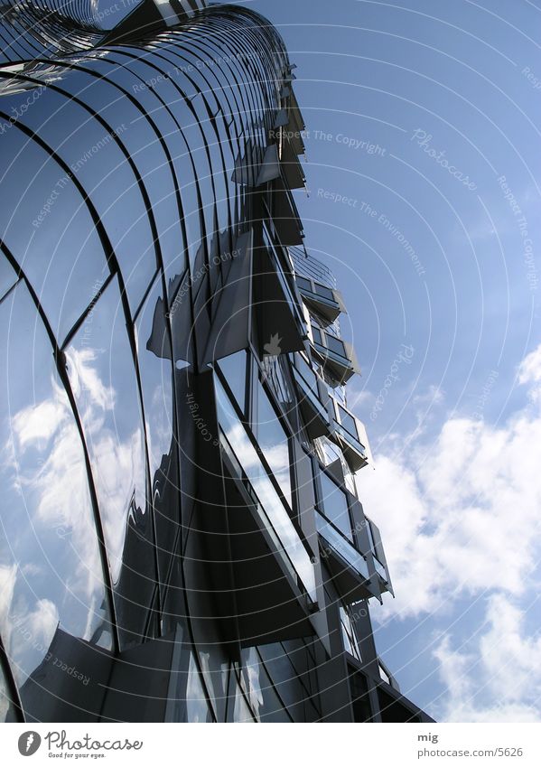 Ansichtssache Wolken Haus Reflexion & Spiegelung Aluminium Architektur Düsseldorf Medienhafen
