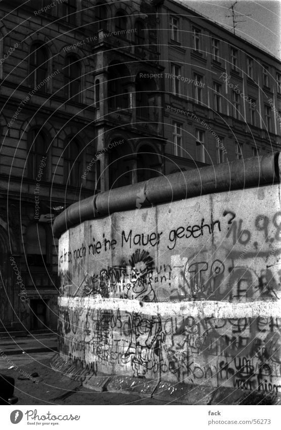 Noch nie ne Mauer gesehen Kreuzberg eng Unterdrückung Außenaufnahme mauer in west-berlin graffity innerdeutsche grenze 1986 vor grenzöffnung sprayers werk