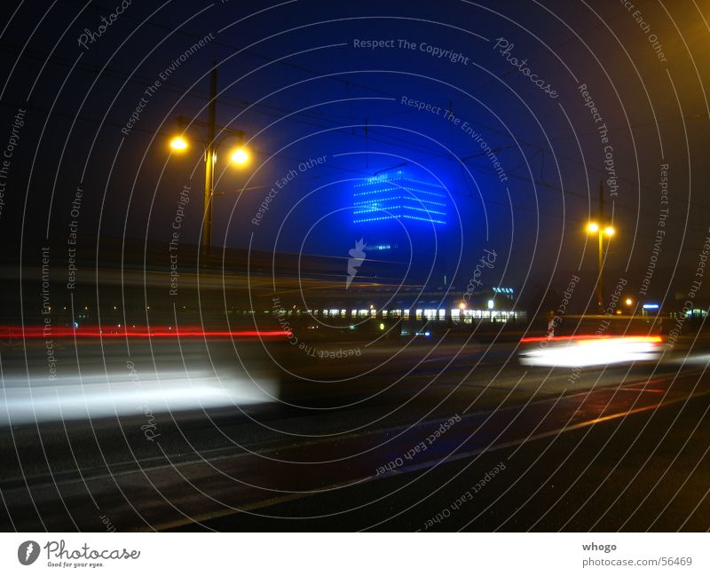 Warschauer Brücke Nacht Friedrichshain Nebel Oberbaum-City Licht Straßenbeleuchtung Bewegungsunschärfe Geschwindigkeit Außenaufnahme Langzeitbelichtung Berlin