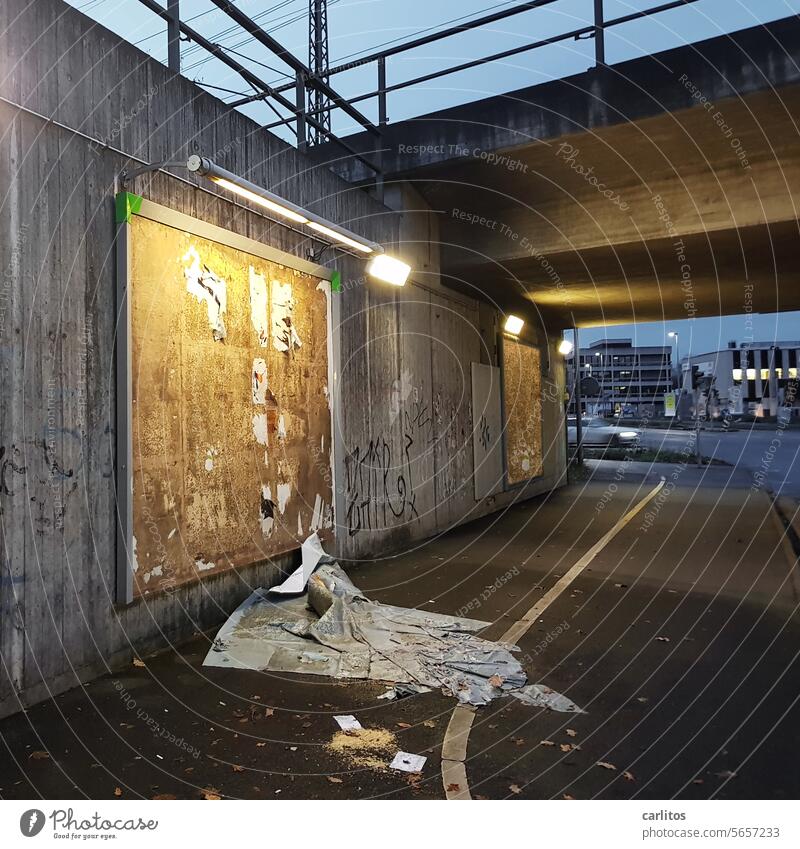 under the bridge III  | abgerissen Brücke Straße Wand Graffiti Architektur Unterführung Gefahr Angst Unsicherheit Dunkelheit Einsamkeit Kriminalität Drogen