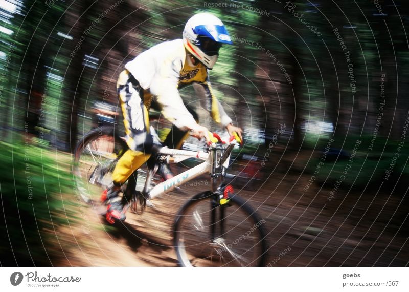 mtbiker01 Mountainbike Fahrrad Wald Geschwindigkeit Unschärfe Extremsport Race Downhill