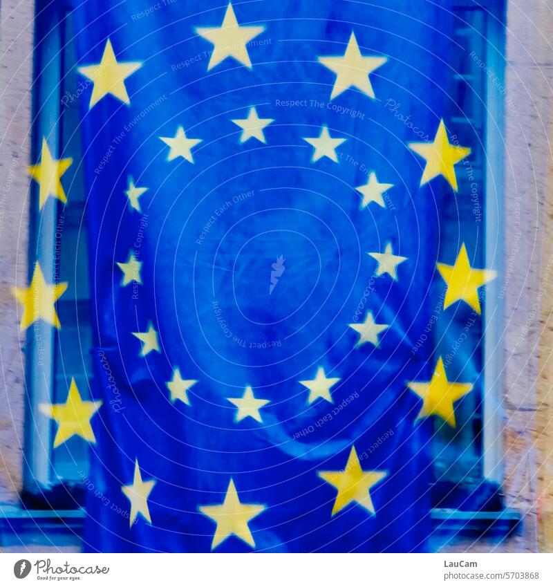 Europäische Kreise Europa Europäische Union EU europäisch Europäer Europäerin Flagge Fahne Europaflagge Europafahne blau gelb Sterne Zusammenhalt Gemeinschaft