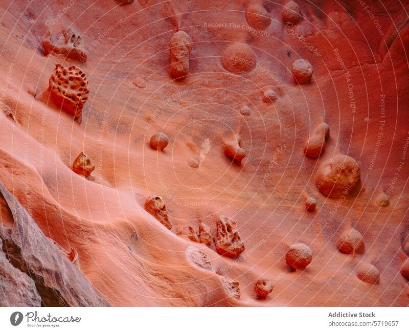 Einzigartige rötliche Klippen von Jaizkibel in Gipuzkoa, Spanien gipuzkoa Erosion geologisch Formation rot orange Küstenlinie Textur Muster natürlich Schönheit